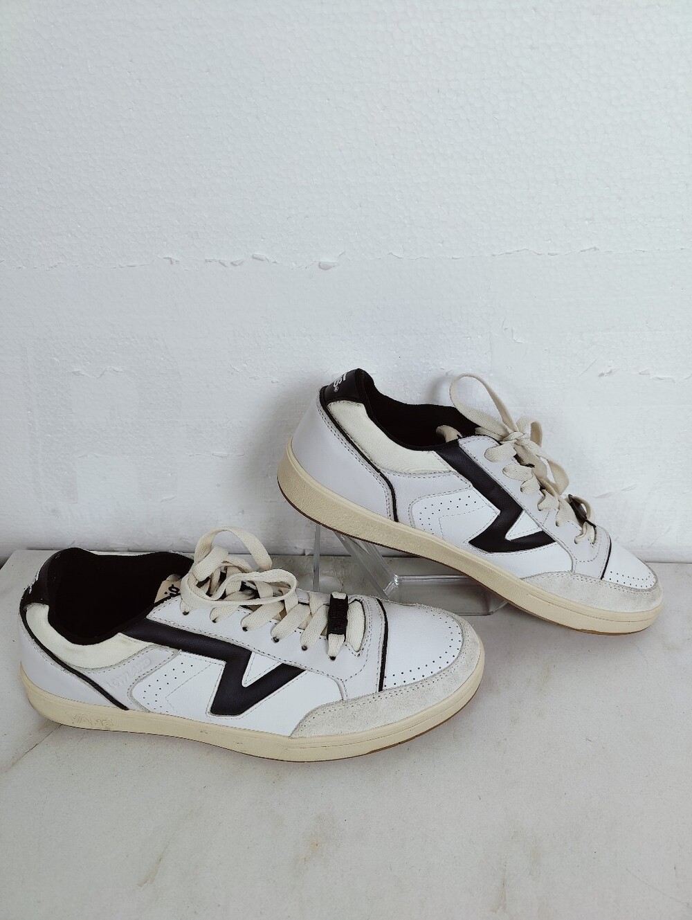 Vans Men's Lowland ComfyCush JMP R Sneakers, White Black, Sz 11